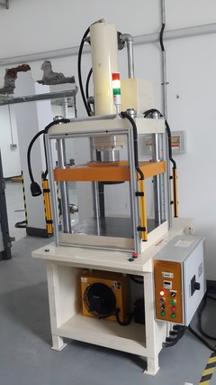 自動旋鉚釘機在機電設備液壓機械領域的應用與優勢